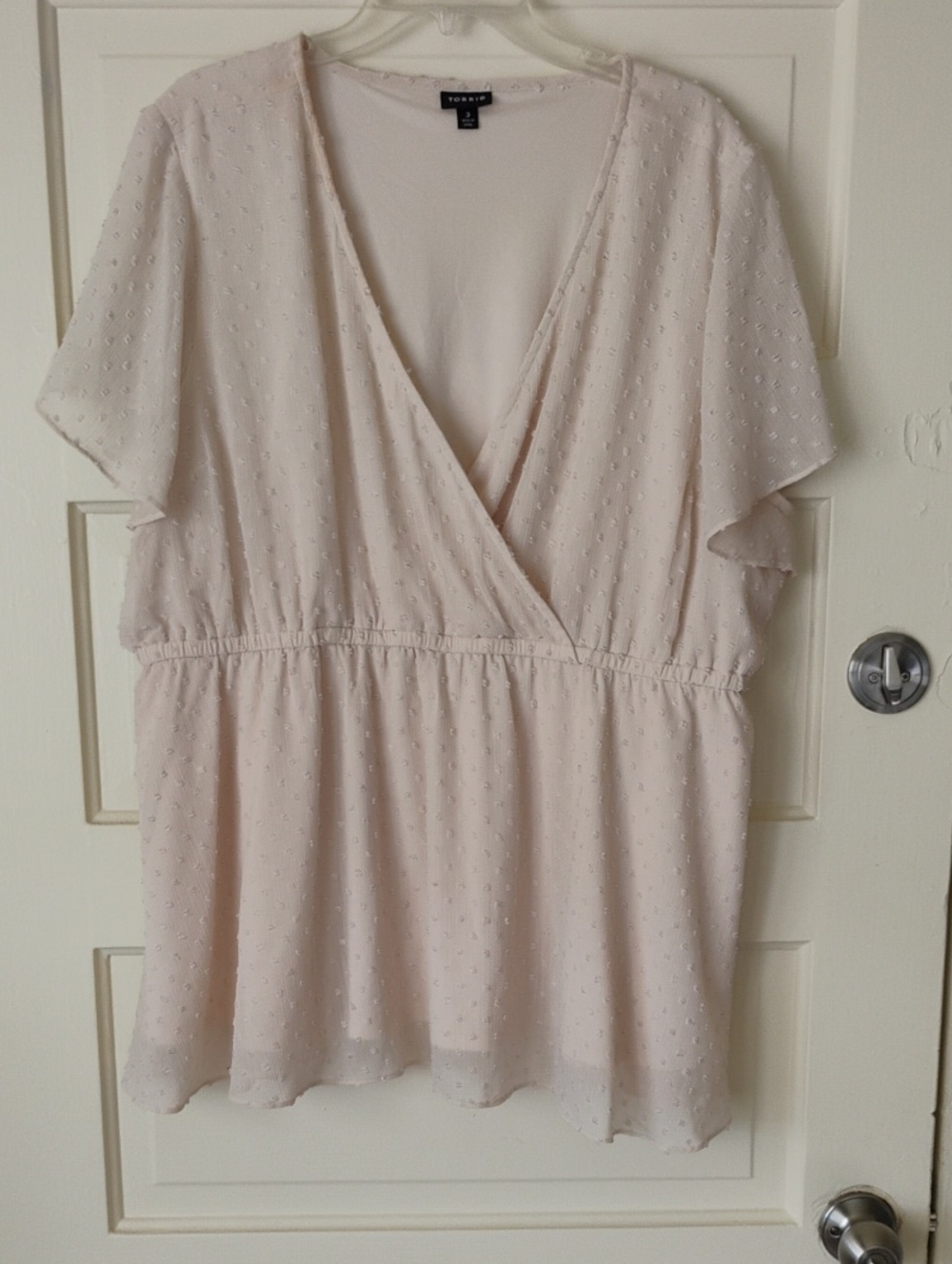 Torrid Cream Dot-Texture Faux Wrap Tunic Sz 3